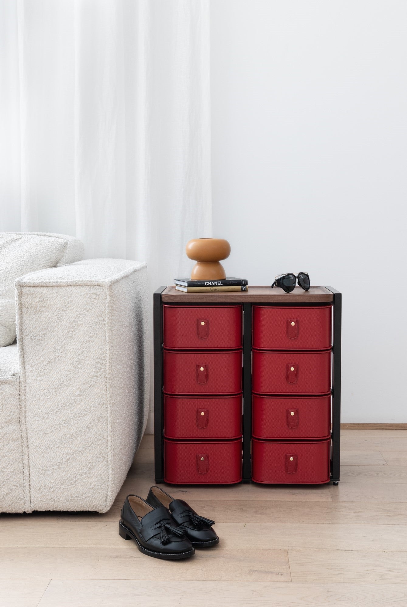 Florence 8 box stand in cherry wood by SAGITINE with black frame and red handles