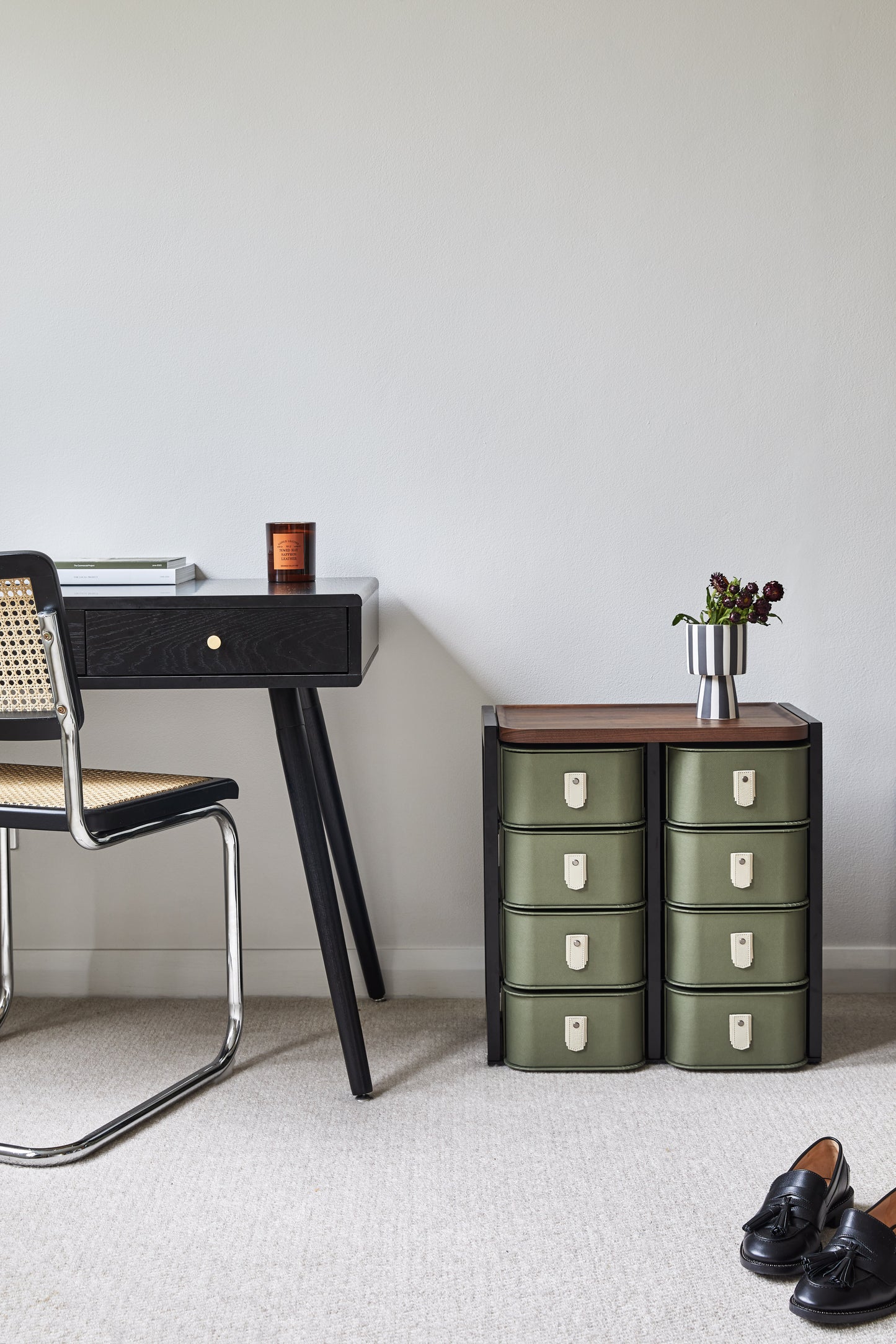Florence 8 Box Stand - Olive